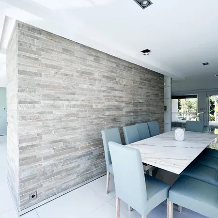 Villa Gorgeous Private Modern With Swimming Pool *