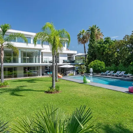 Gorgeous Private Modern With Swimming Pool *
