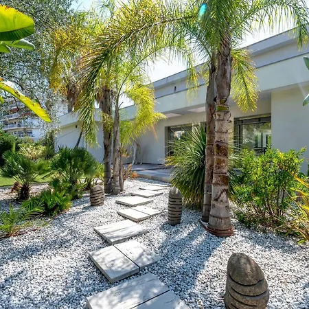 Gorgeous Private Modern With Swimming Pool Villa